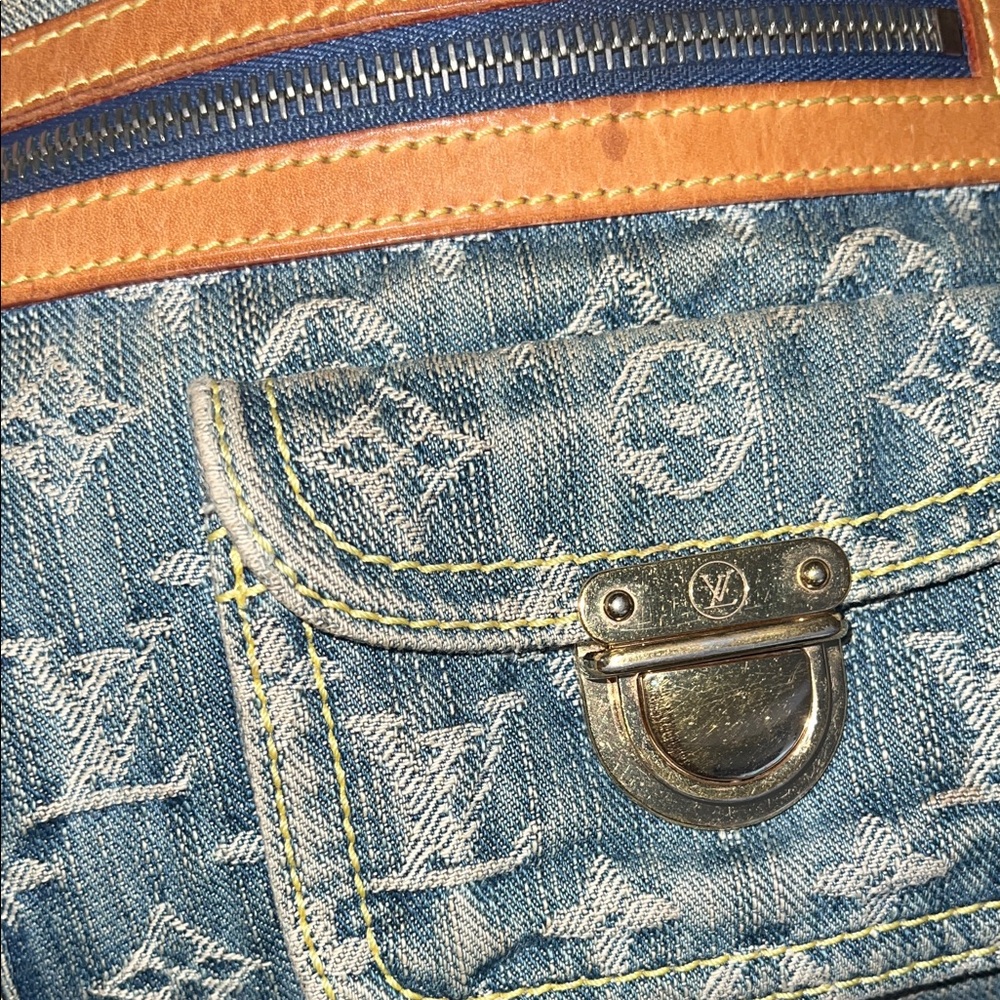 LOUIS VUITTON Baggy PM Monogram Denim Shoulder Bag - Picture 4 of 12